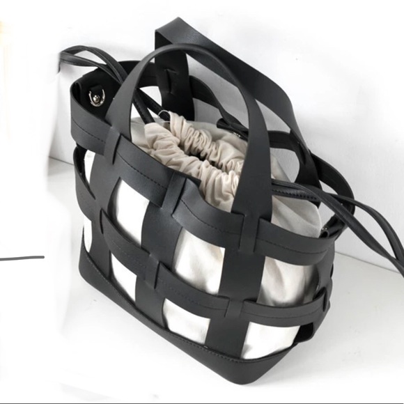 🌸Crossbody tote purse 👜 - Picture 2 of 4